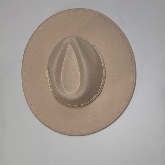 Accessories - Tan Wide-Brimmed Flat Hat